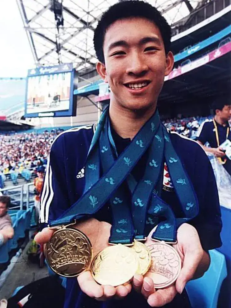 2000年殘奧會，蘇樺偉大豐收，除了在個人賽上摘下三枚金牌，也在接力賽上取得兩枚銅牌。 
